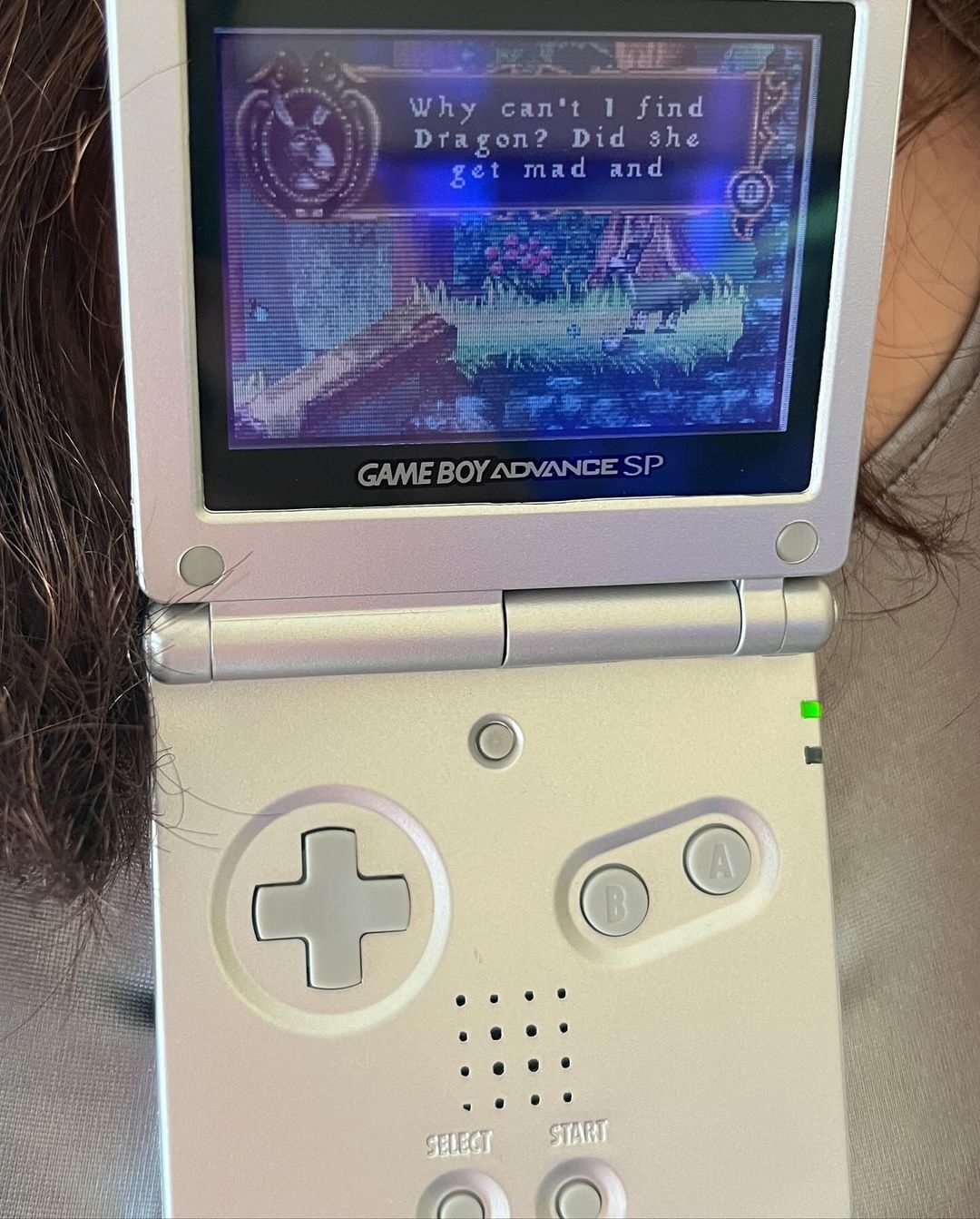 xu hướng y2k, điện thoại cục gạch, ipod, kẹp tóc ipod, ảnh 5 xu huong y2k, dien thoai cuc gach, ipod, kep toc ipod, anh 5