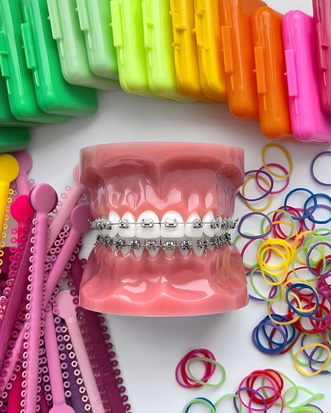 tự niềng răng bằng keo,  niềng răng giả,  niềng răng thời trang,  fashion braces,  kính Bayonetta,  gây chết người ảnh 7 tu nieng rang bang keo,  nieng rang gia,  nieng rang thoi trang,  fashion braces,  kinh Bayonetta,  gay chet nguoi anh 7
