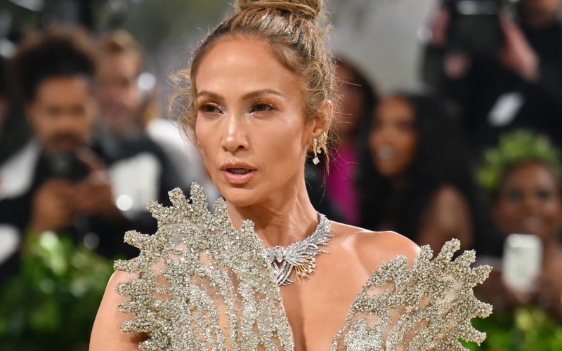 Trang suc kim cuong nang co tai Met Gala 2024 hinh anh