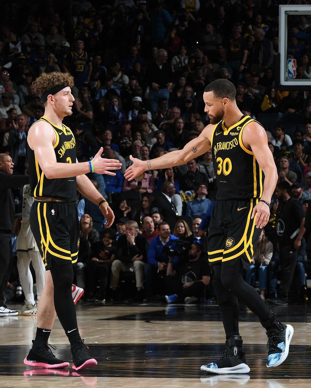 cau thu bong ro,  cau thu nba, duong ham san van dong,  giai nba 2023/2024,  san runway,  nba la gi anh 15