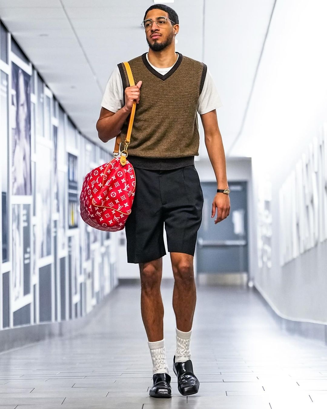 cau thu bong ro,  cau thu nba, duong ham san van dong,  giai nba 2023/2024,  san runway,  nba la gi anh 3