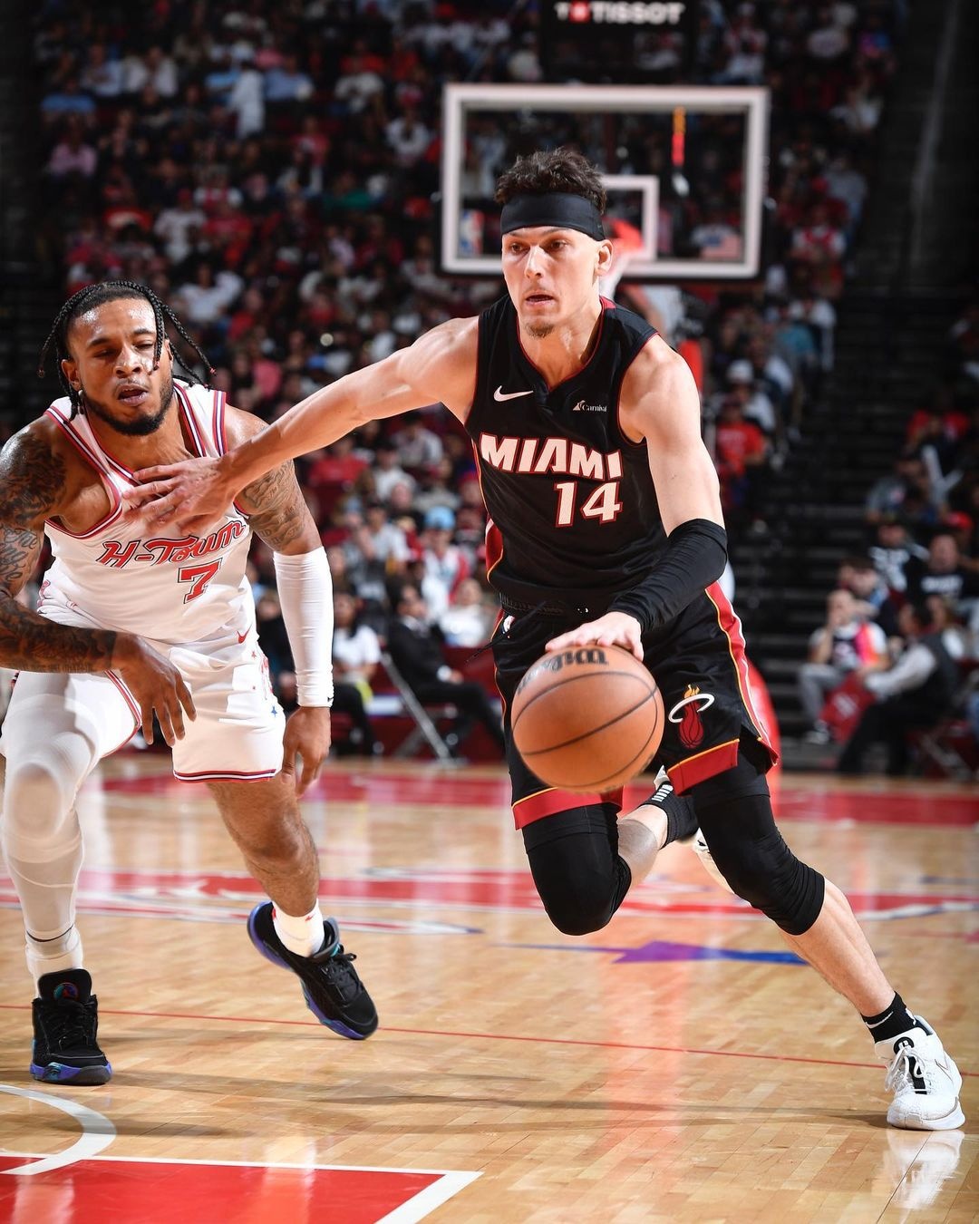 cau thu bong ro,  cau thu nba, duong ham san van dong,  giai nba 2023/2024,  san runway,  nba la gi anh 12