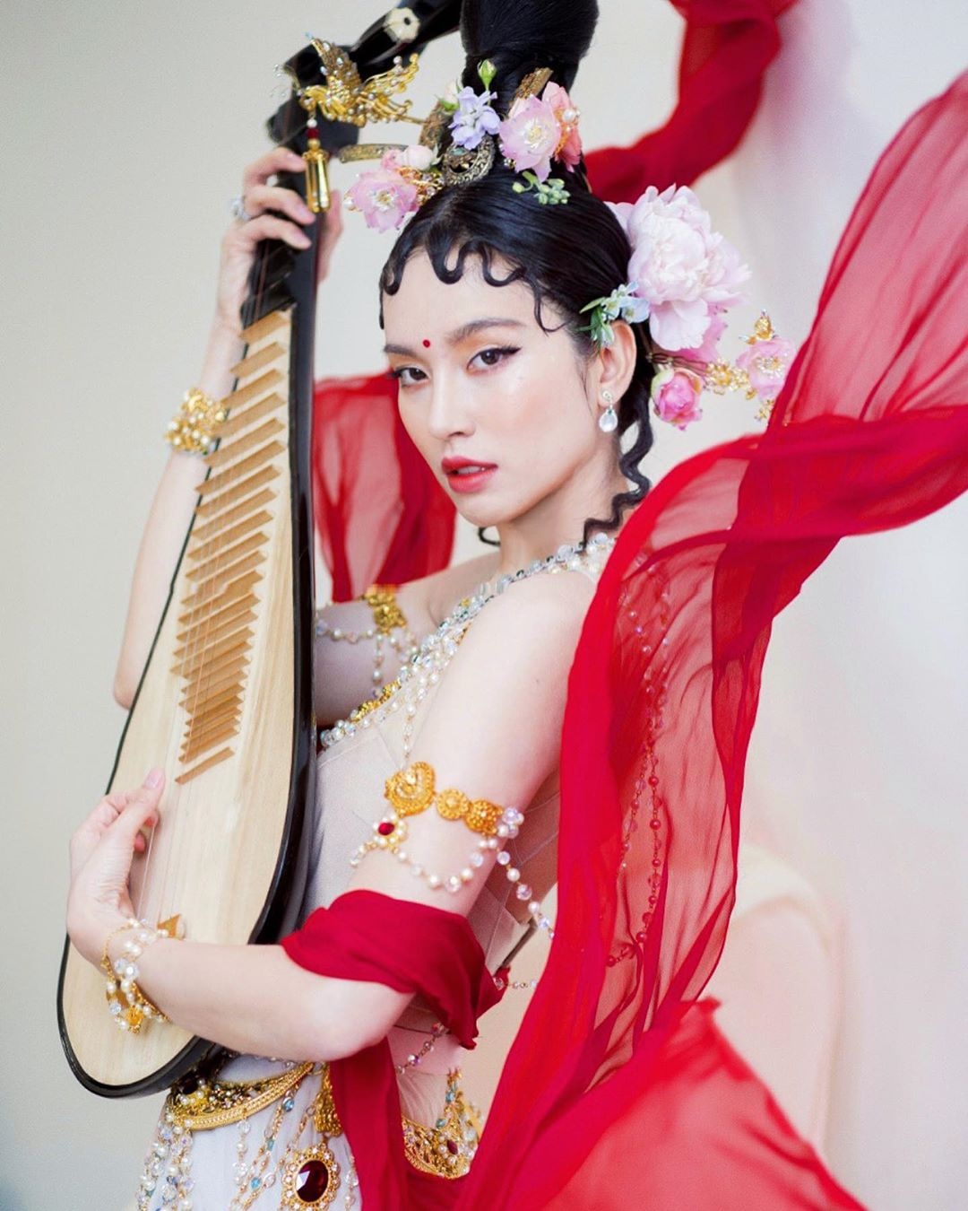 Hoa hau Chuyen gioi Quoc te anh 7