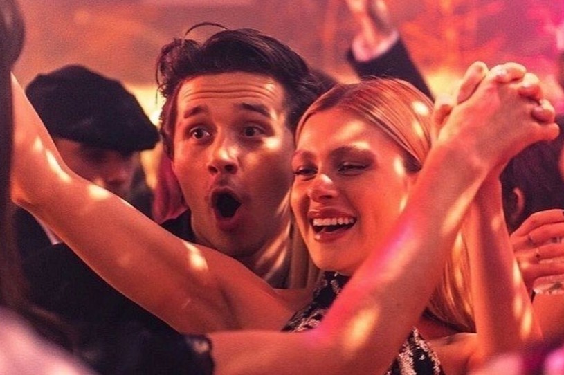 Brooklyn Beckham tiec tung ben ban gai hinh anh