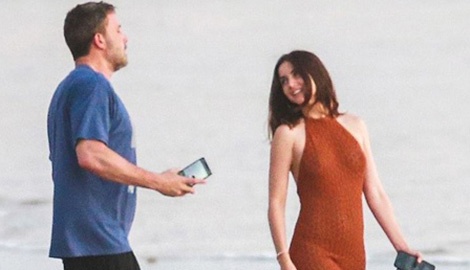 Ben Affleck om hon ban gai kem 16 tuoi tren bien hinh anh