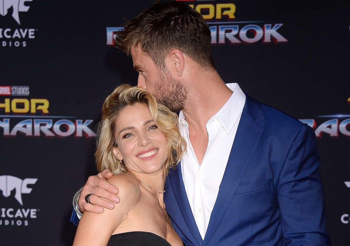 'Than Sam' lien tuc om, hon vo tai buoi ra mat phim hinh anh