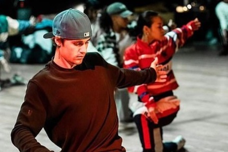 Justin Bieber cham chi tap luyen cho Changes Tour hinh anh