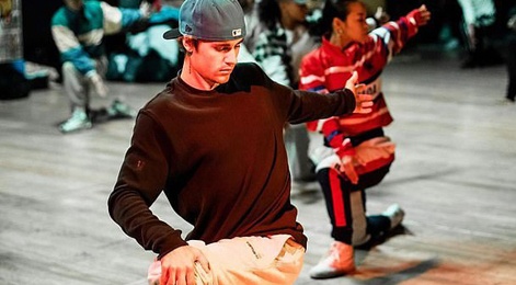 Justin Bieber tap luyen cho tour dien hinh anh
