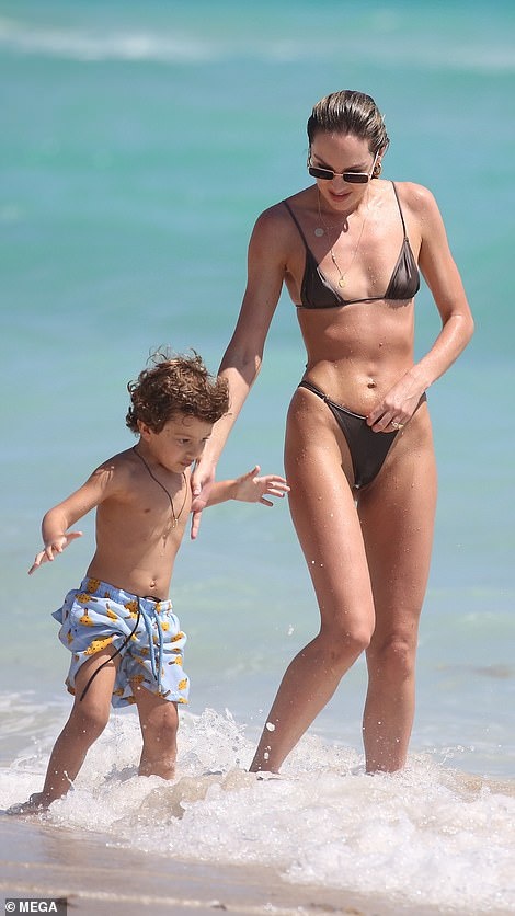 Candice Swanepoel anh 2