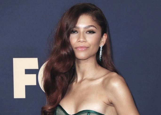 Sao nu 24 tuoi mua biet thu 4 trieu USD hinh anh