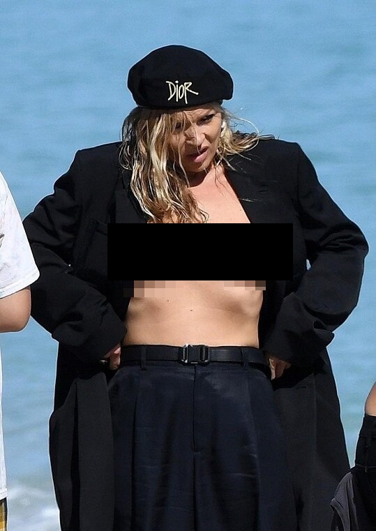 Kate Moss dien vest khong noi y anh 2