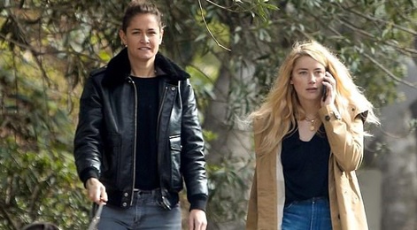 Amber Heard trong pho phac khi di dao cung nguoi tinh dong gioi hinh anh