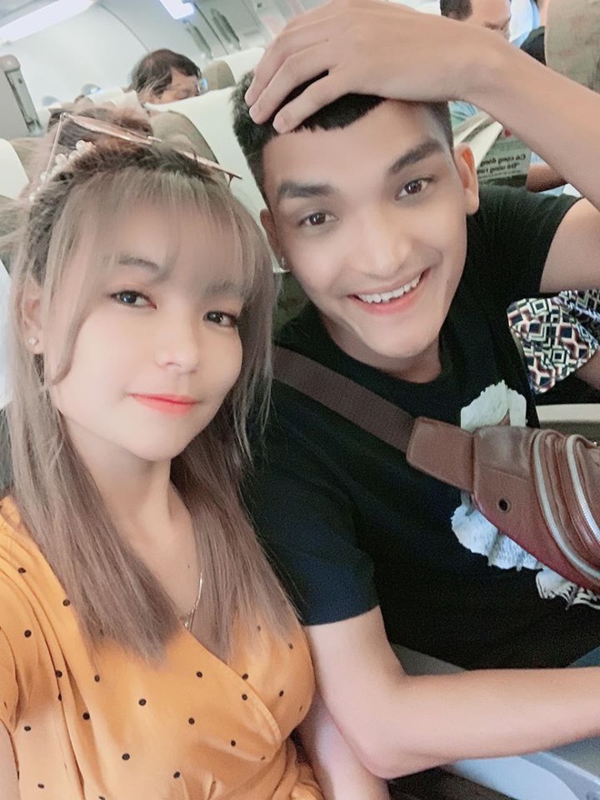 Mac Van Khoa cuoi vo anh 2