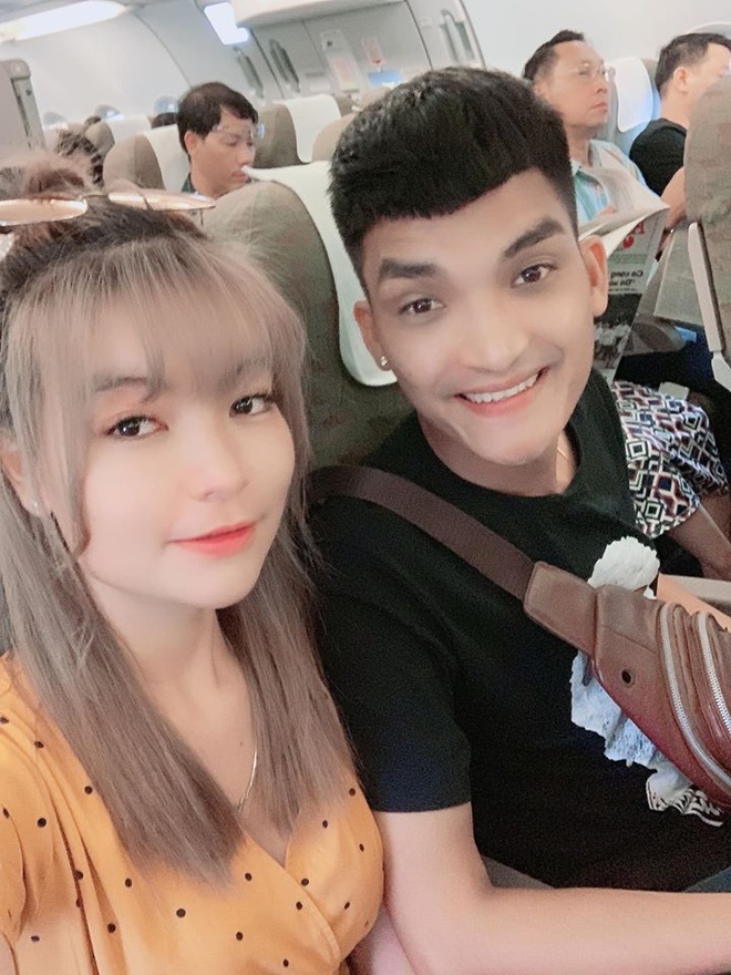 Mac Van Khoa cuoi vo anh 3