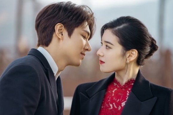 Lee Min Ho hon nu thu tuong trong 'Quan vuong bat diet' hinh anh