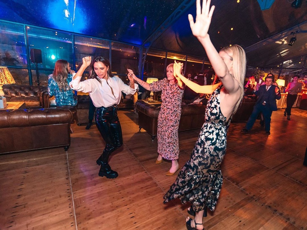 gia the ban gai Brooklyn Beckham anh 8