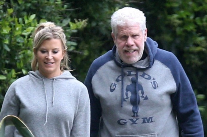 Vua ly hon duoc vai thang, sao phim 'Quy do' co ban gai moi o tuoi 70 hinh anh