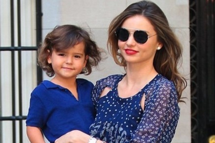 Con trai Miranda Kerr tu lap tu be, ban nuoc chanh kiem tien hinh anh