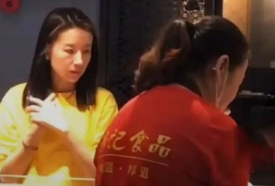 'Chuc Anh Dai' Dong Khiet bi che pho phac khi xuong pho hinh anh