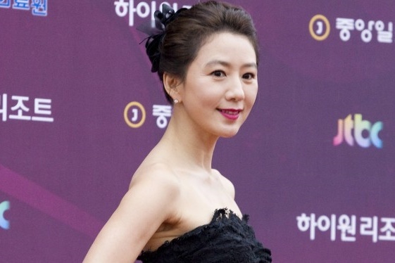 Kim Hee Ae nhan cat-xe trieu USD hinh anh