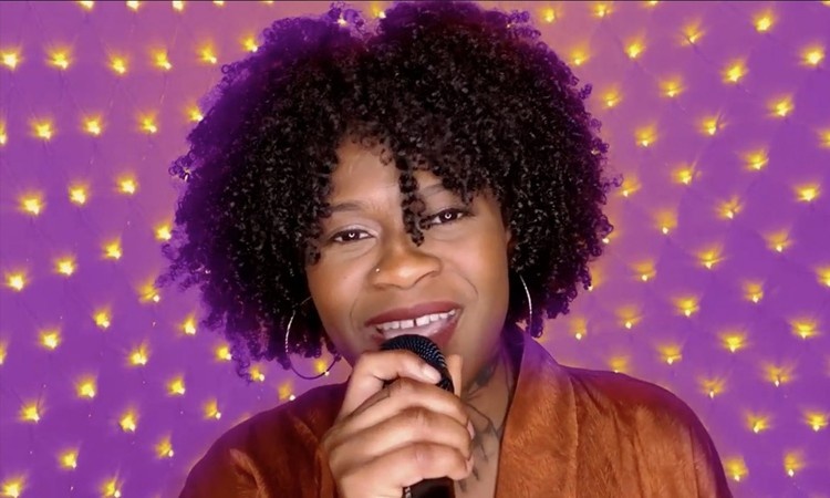 Co gai hat rong thanh quan quan Than tuong am nhac My 2020 hinh anh