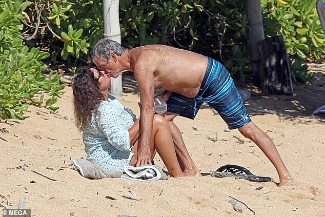 Pierce Brosnan anh 2