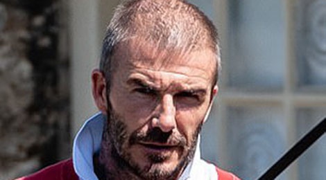 David Beckham 'choc gian' nguoi dan hinh anh