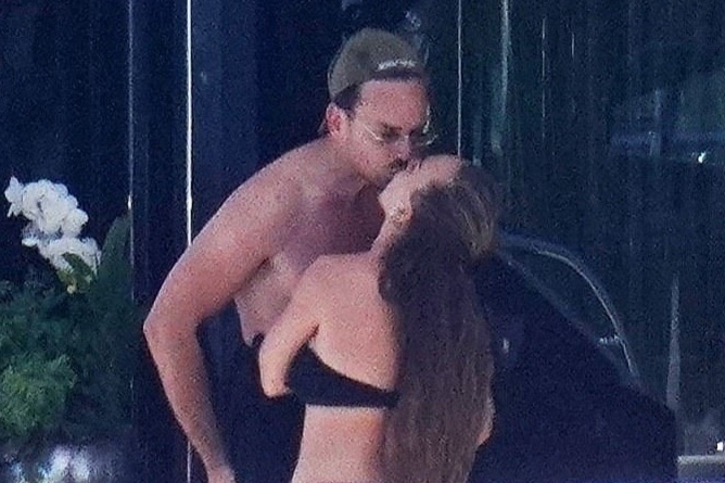 'Toi pham dep trai nhat the gioi' bi con gai ty phu bo roi hinh anh