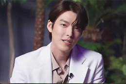 Kim Woo Bin tro lai sau thoi gian dieu tri ung thu vom hong hinh anh