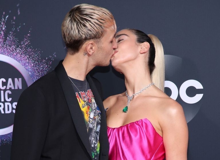 Dua Lipa và bạn trai ảnh 1 Dua Lipa va ban trai anh 1