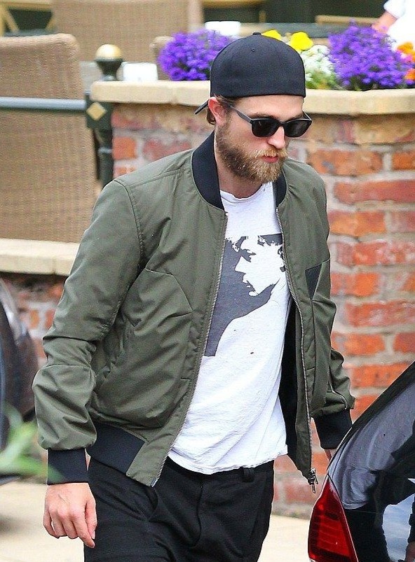 Robert Pattinson xuống sắc ảnh 15 Robert Pattinson xuong sac anh 15