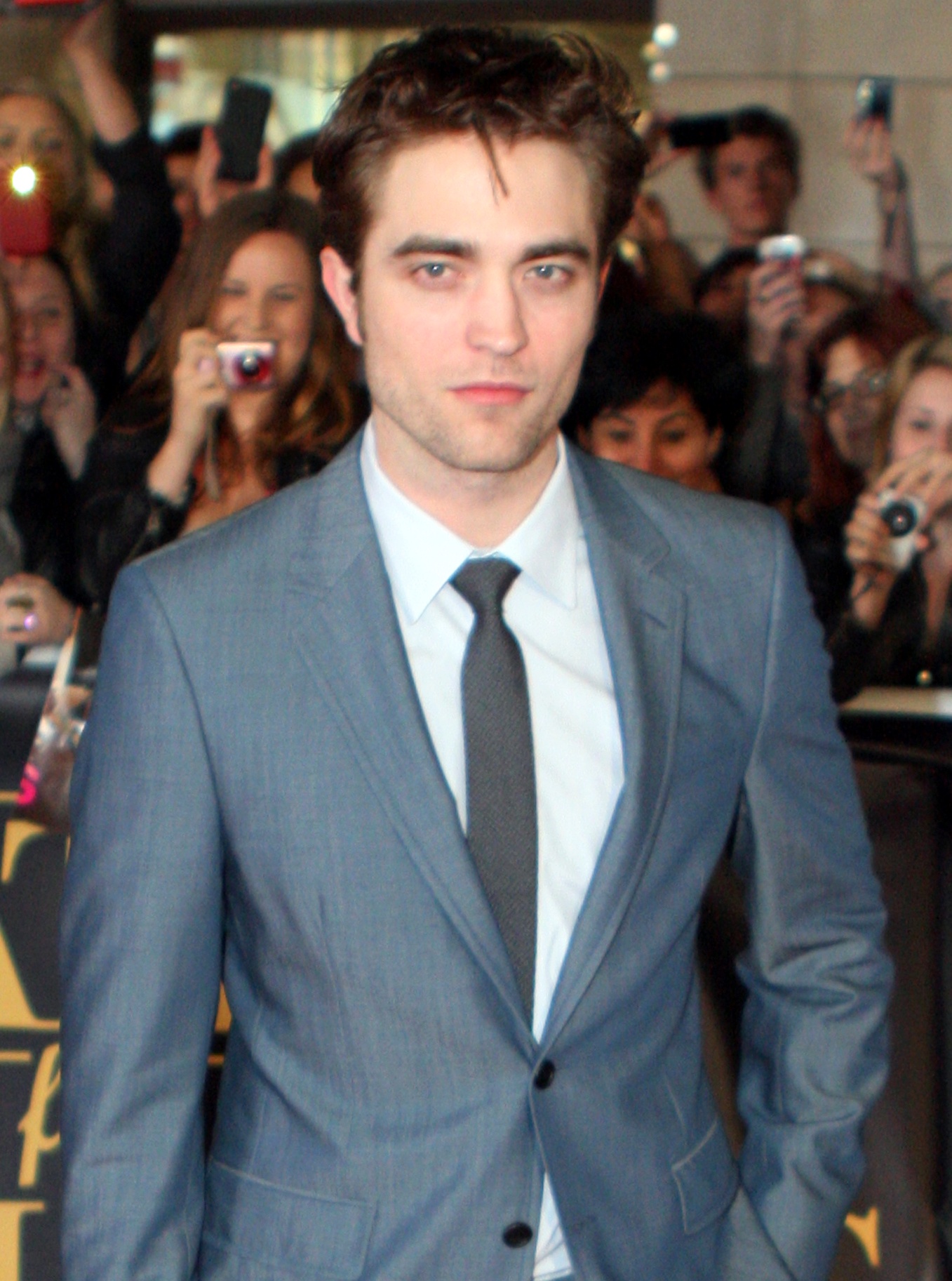 Robert Pattinson xuống sắc ảnh 4 Robert Pattinson xuong sac anh 4