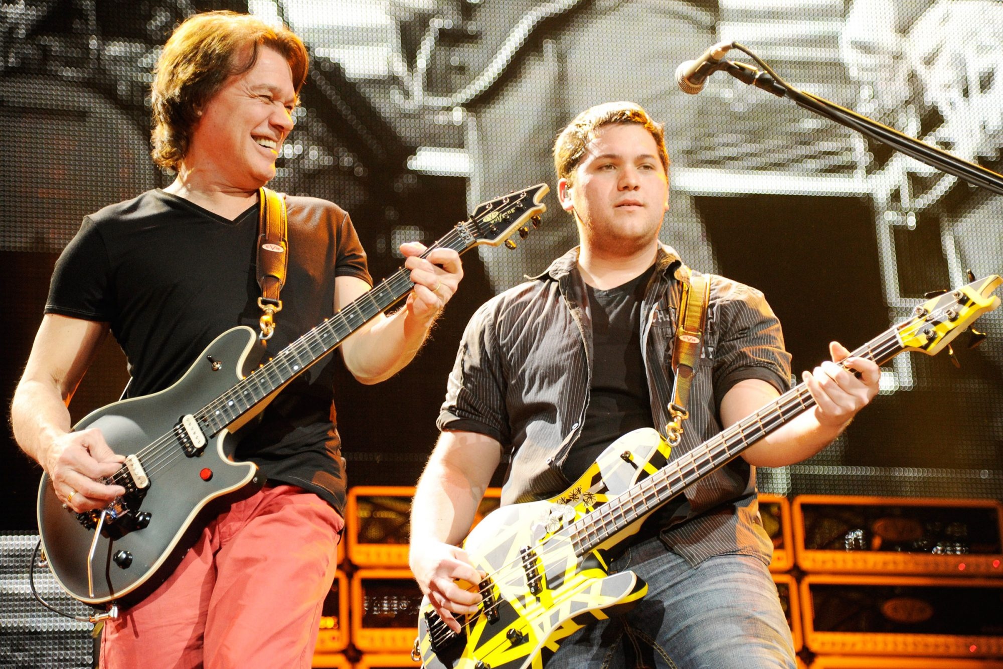 ca si Eddie Van Halen qua doi vi ung thu anh 2