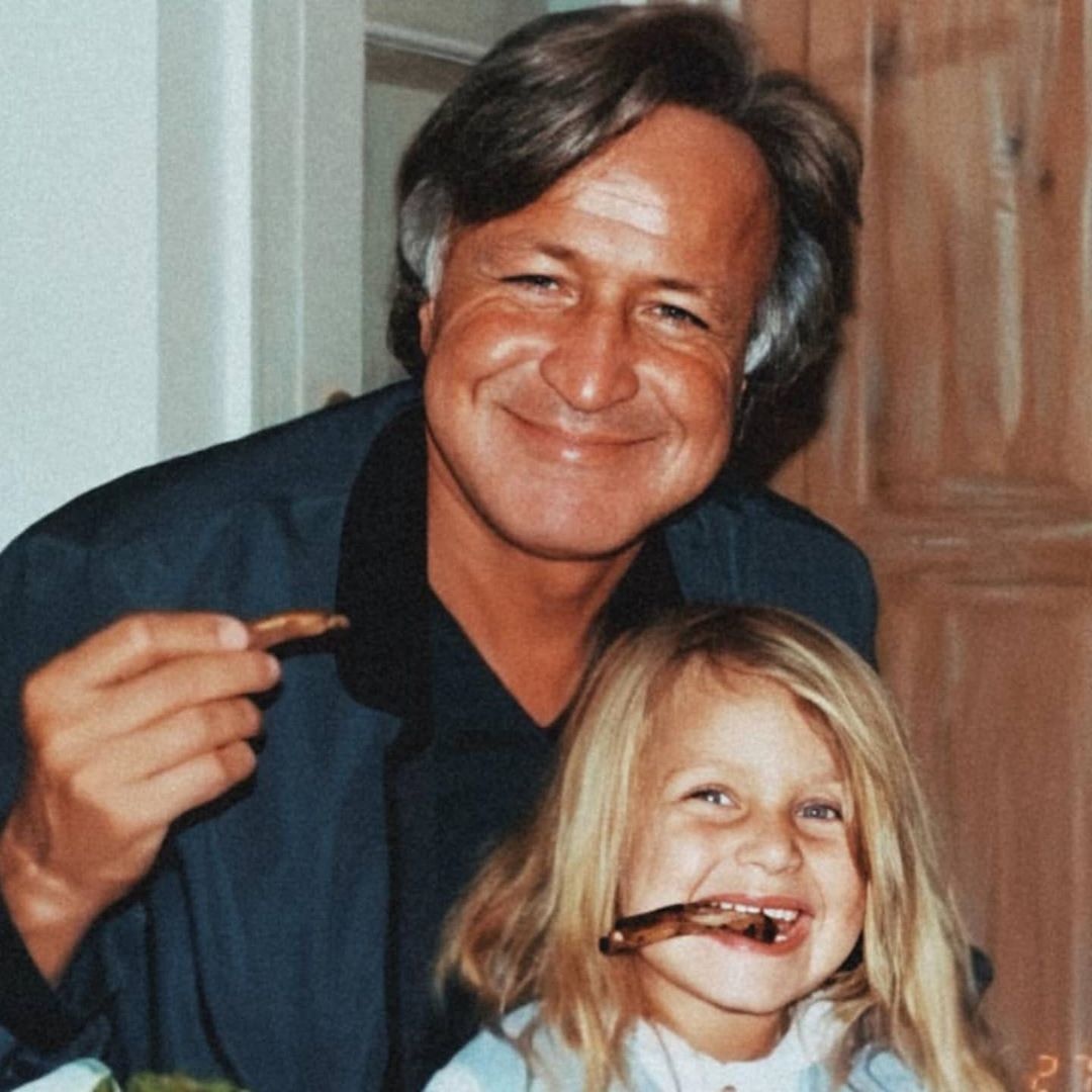 Bella Hadid bi phan biet chung toc anh 3