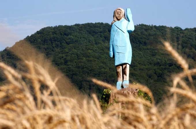 Tuong De nhat phu nhan Melania Trump bi thieu rui hinh anh