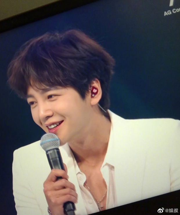 Hoang tu chau A lay lai nhan sac anh 12