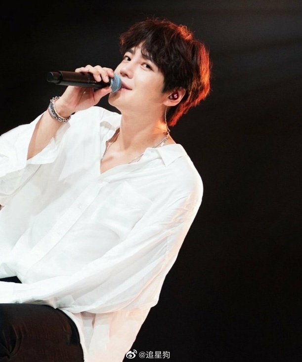 Hoang tu chau A lay lai nhan sac anh 13