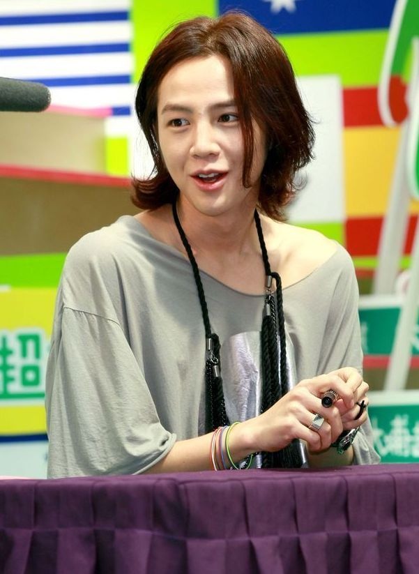 Hoang tu chau A lay lai nhan sac anh 5