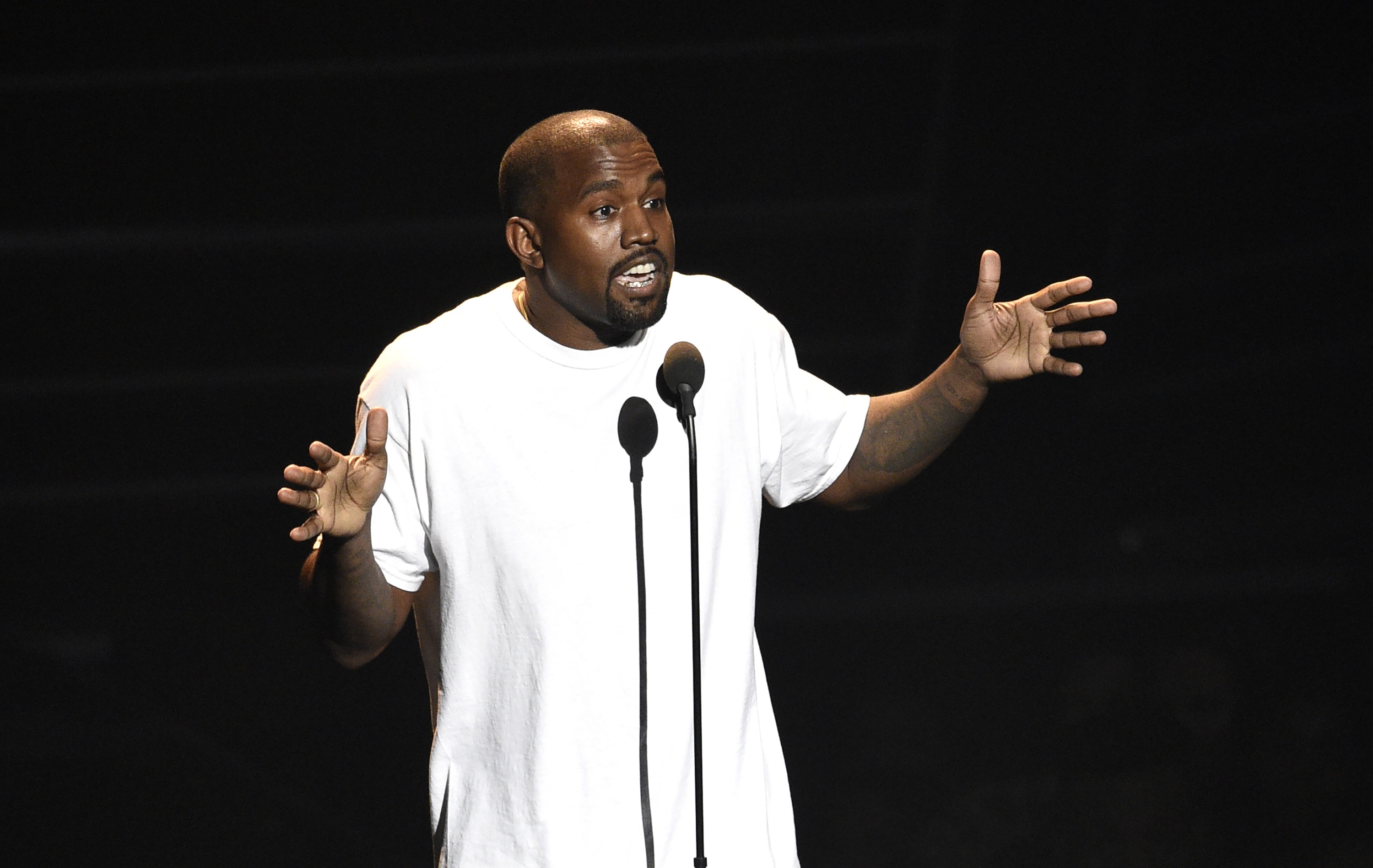 Kanye West thanh ty phu nhanh the nao anh 1