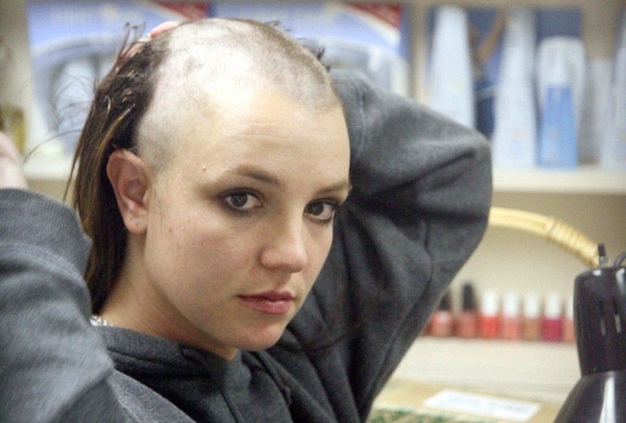 Britney Spears - roi loan luong cuc va 12 nam bi giam cam boi cha ruot hinh anh