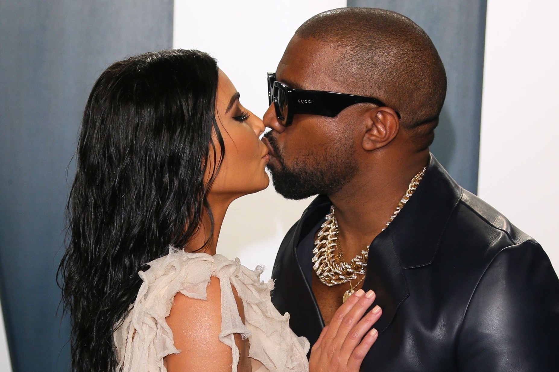 Kanye West xin loi vo sau khi duoc Justin Bieber ghe tham hinh anh