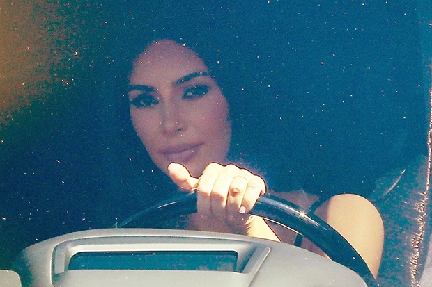 Kim xuat hien sau khi Kanye West doi ly hon hinh anh