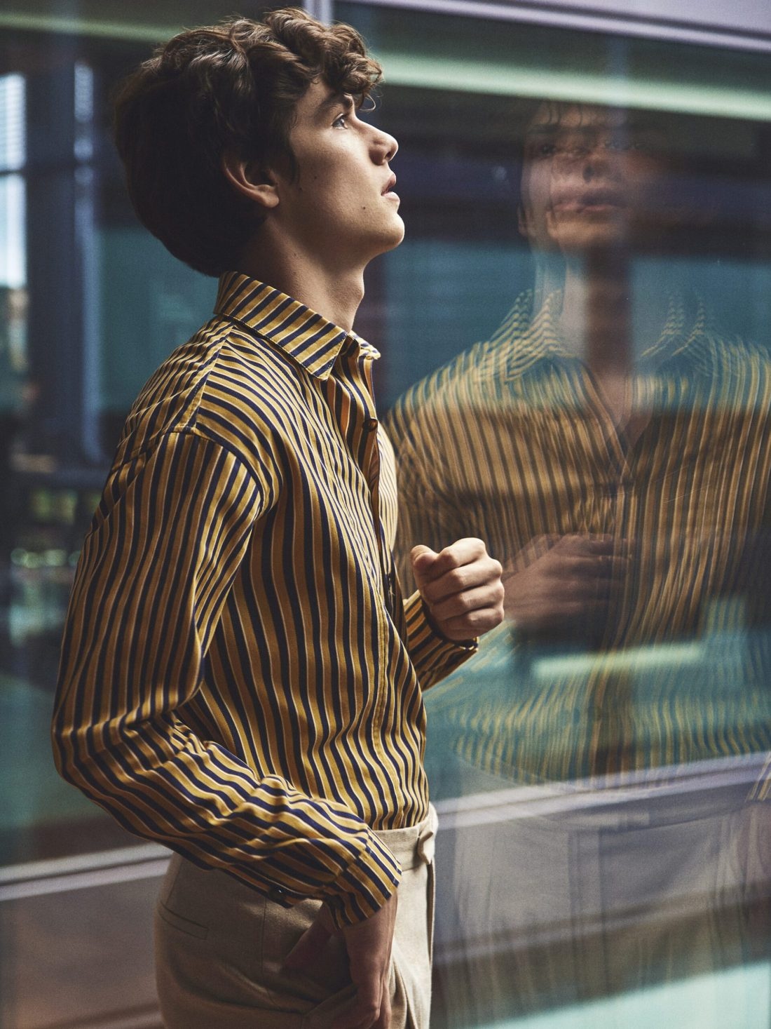 Louis Partridge phim Enola Holmes anh 19