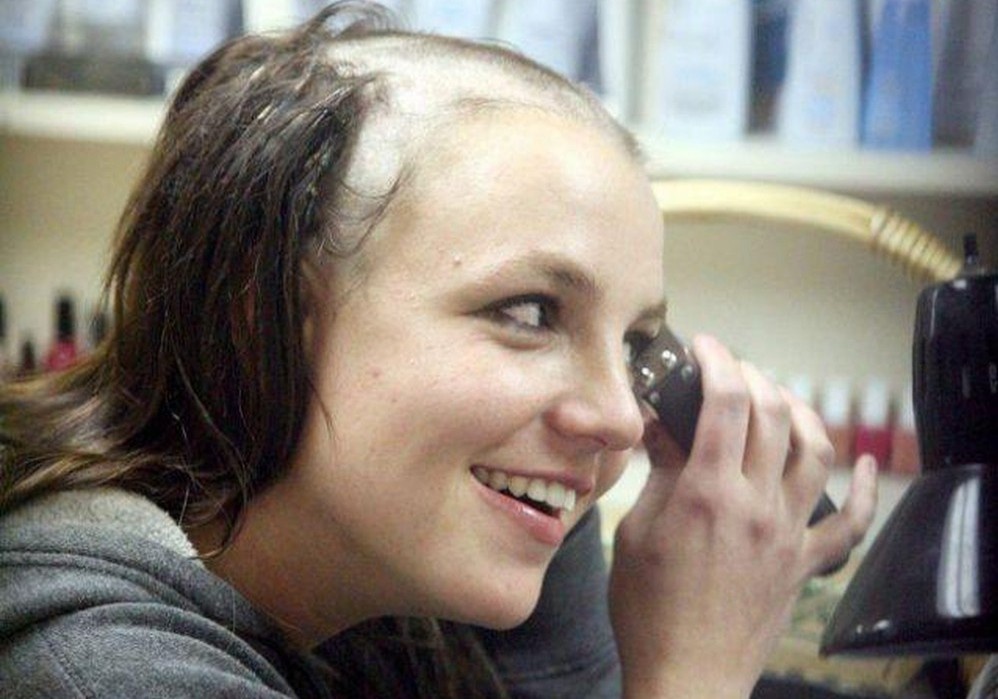 Cha ruot chi trich phong trao giai cuu Britney Spears hinh anh