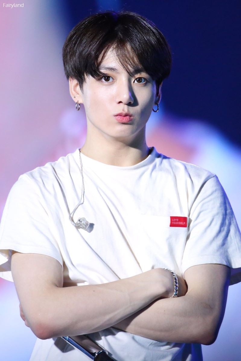 Jung Kook vượt mặt Lisa ảnh 14 Jung Kook vuot mat Lisa anh 14