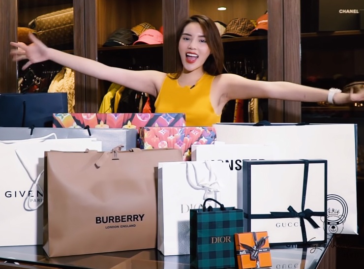 Mac do hieu co khien ban hanh phuc? hinh anh