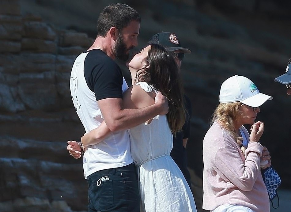 Ben Affleck yêu bạn gái kém 16 tuổi ảnh 8 Ben Affleck yeu ban gai kem 16 tuoi anh 8