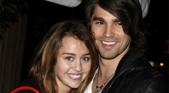 Miley Cyrus - ca si co so thich yeu ngan ngui, tinh truong phuc tap hinh anh