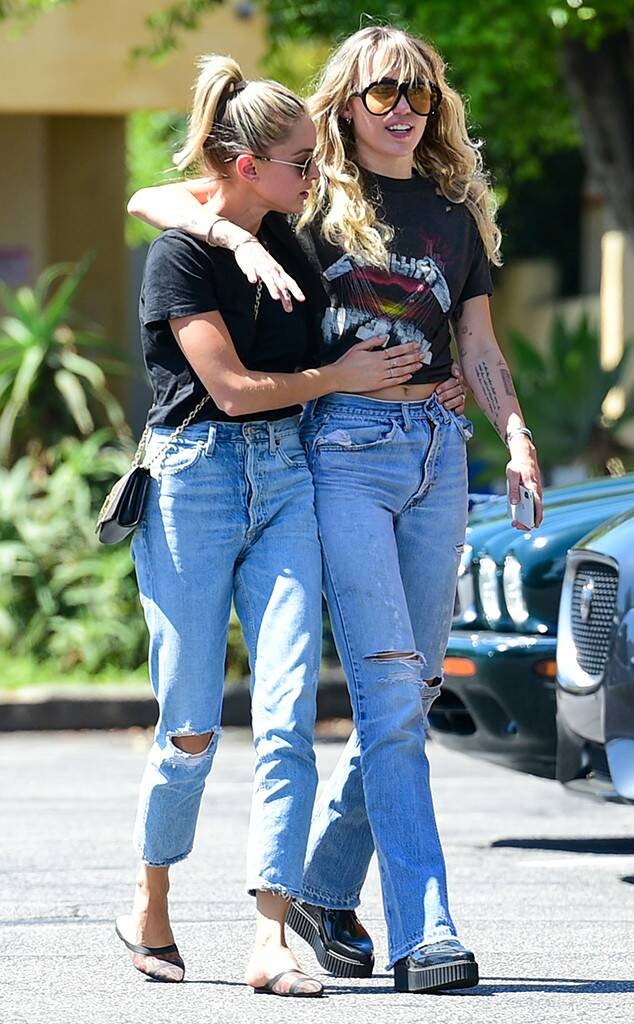 Miley Cyrus chia tay anh 19