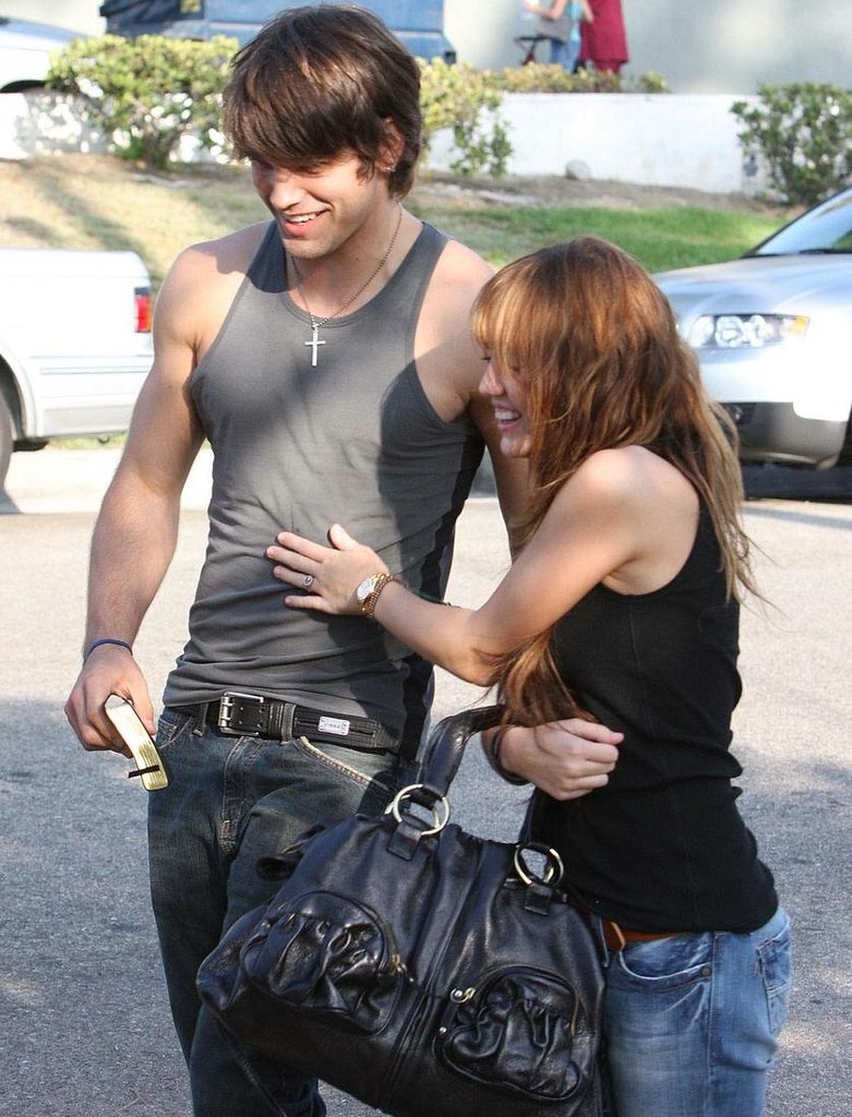 Miley Cyrus chia tay anh 10